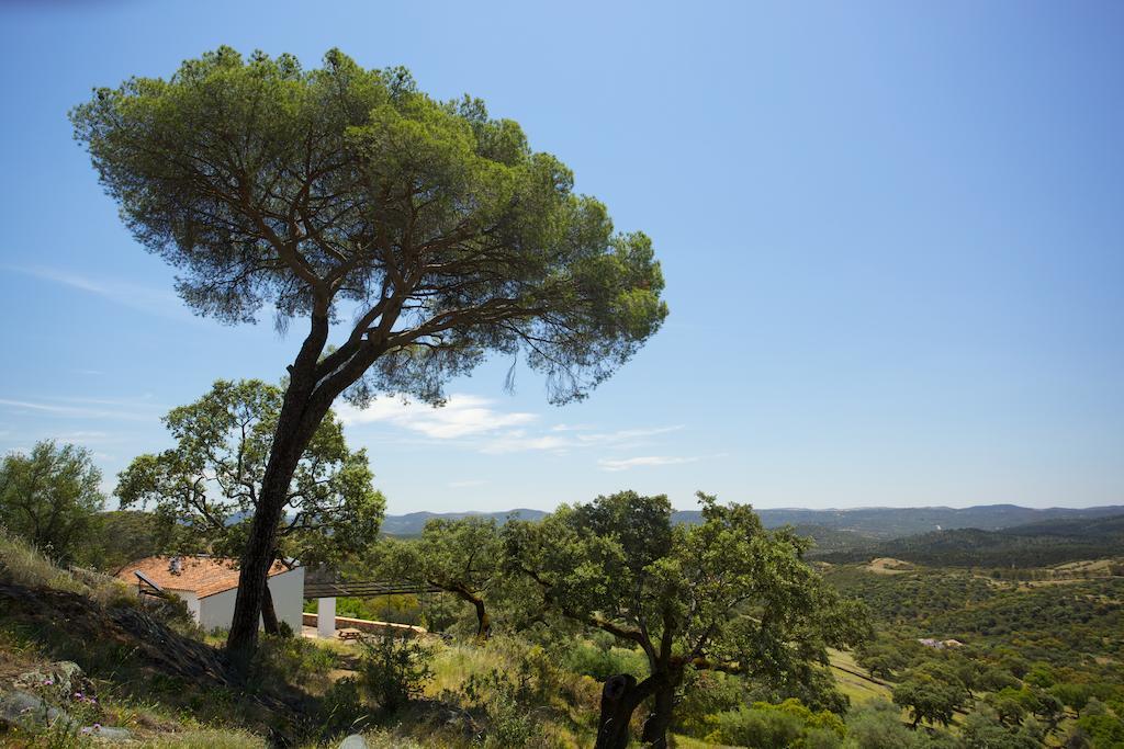 Las Tobas Higuera De La Sierra  Exterior photo